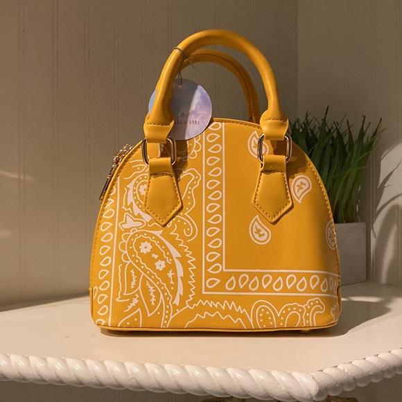 NWT Ella & Elly yellow and white paisley handbag with crossbody strap included - Picture 2 of 9